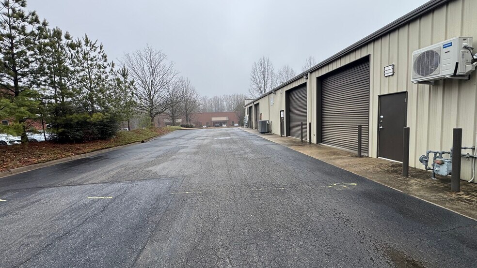 More Photos Of 6065 Parkway North Dr, Cumming Distribution For Sale