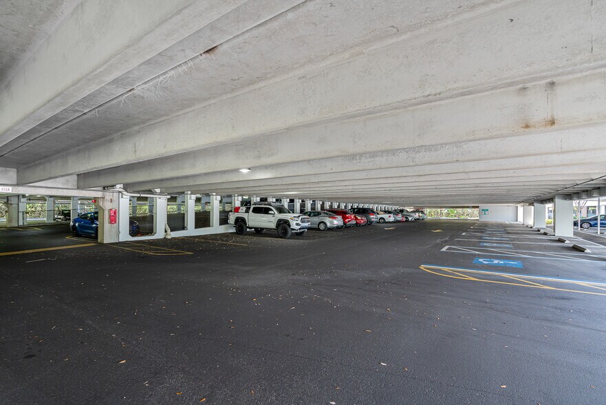 More Photos Of 1901 Ulmerton Rd, Clearwater Coworking Space