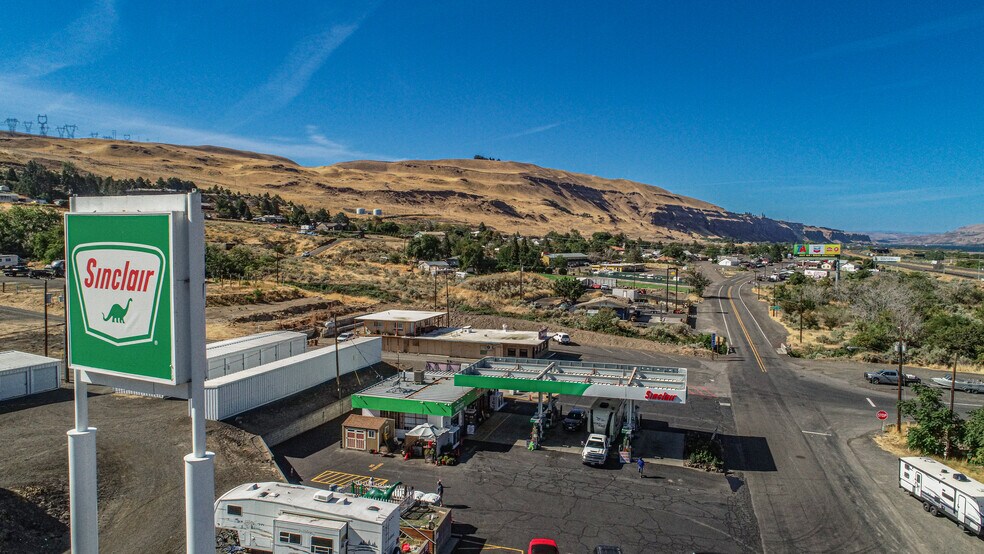 More Photos Of 606 E 1st, Rufus Convenience Store For Sale