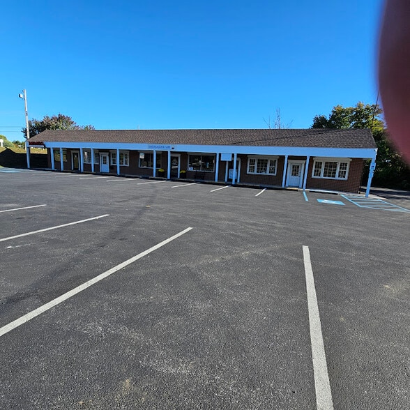More Photos Of 790 Baltimore Pike, Concordville Storefront Retail Office For Lease