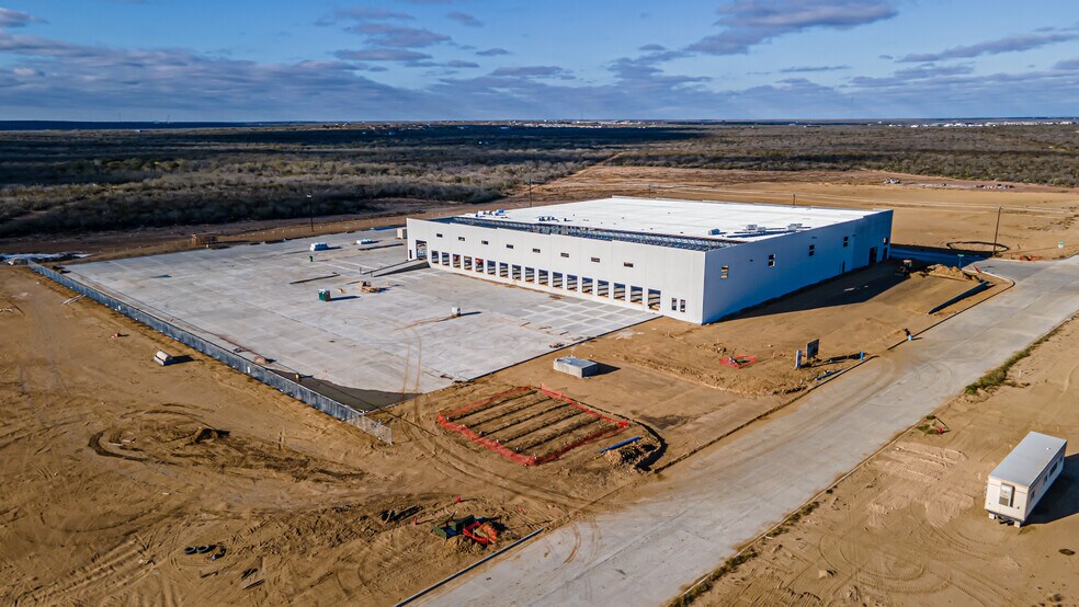 More Photos Of Maritime Loop, Laredo Warehouse For Sale