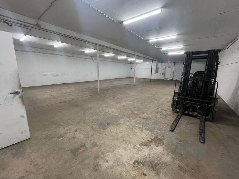 More Photos Of 124 N 2nd St, Terre Haute Warehouse For Sale