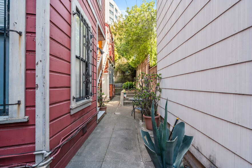 More Photos Of 2332-2334 California Street, San Francisco Apartments For Sale