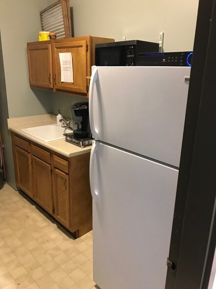 More Photos Of 825 E North St, Elburn Warehouse For Sale