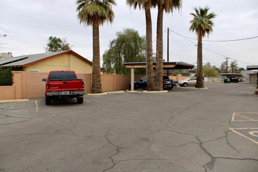 More Photos Of 1422 W Camelback Rd, Phoenix Medical For Sale