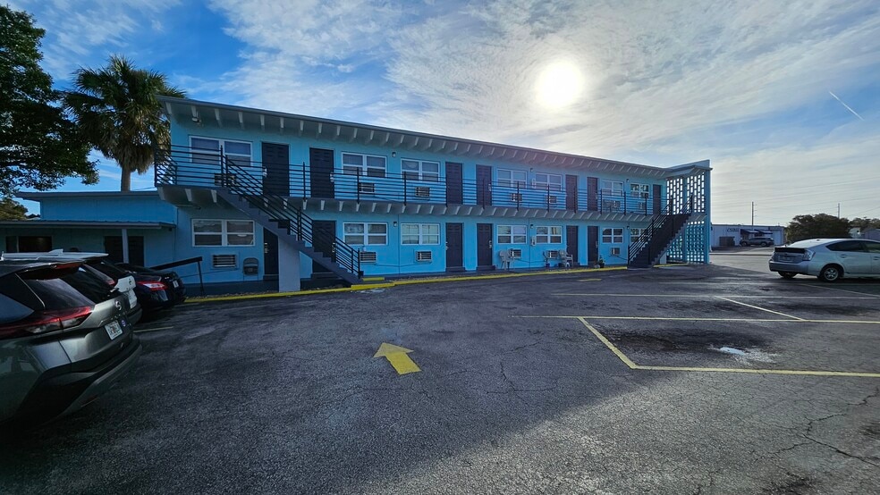 More Photos Of 430 W Merritt Island Cswy, Merritt Island Hotel For Sale