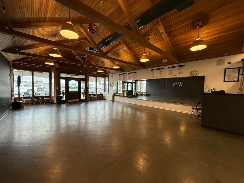 More Photos Of 120 W Boylston St, Worcester Freestanding For Sale