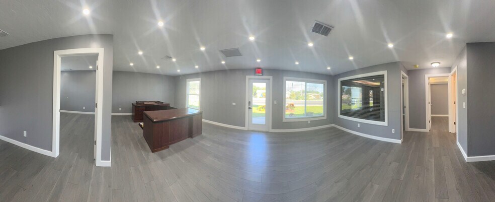 More Photos Of 7320 Sanibel Blvd, Fort Myers Medical For Lease