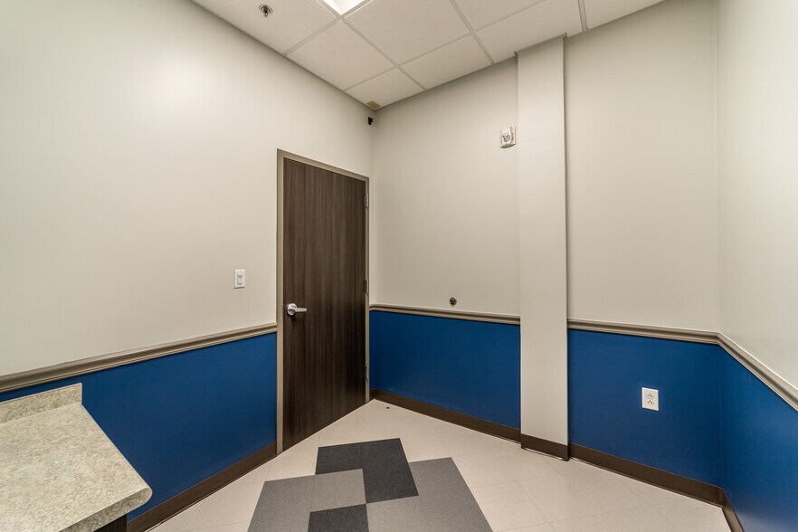 More Photos Of 250 E Basse Rd, San Antonio Medical For Lease