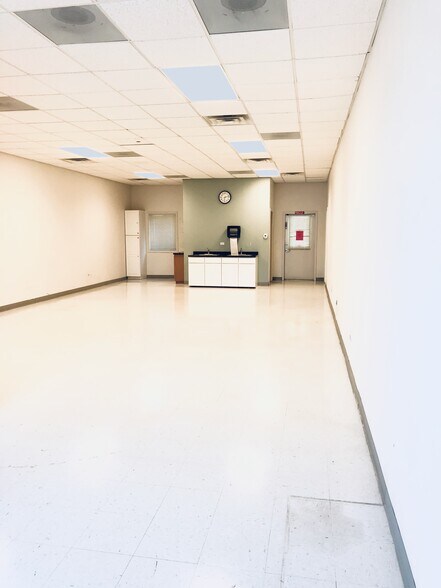 More Photos Of 757 McHenry Ave, Crystal Lake Medical For Lease