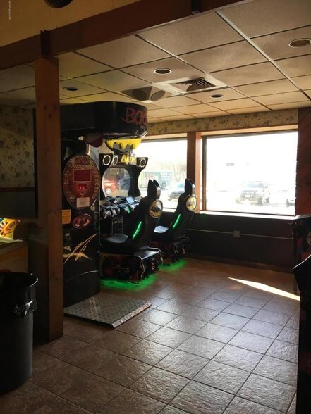 More Photos Of 59 S Wyoming Ave, Edwardsville Freestanding For Lease