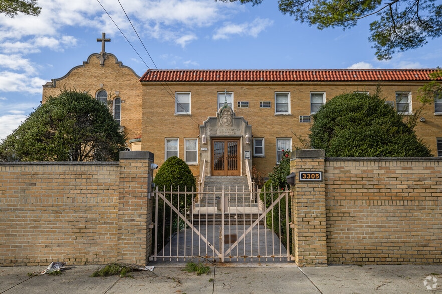 More Photos Of 3305 Country Club Rd, Bronx Specialty For Sale