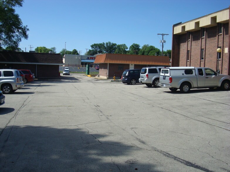 More Photos Of 6750 W 75th St, Overland Park Loft Creative Space For Lease