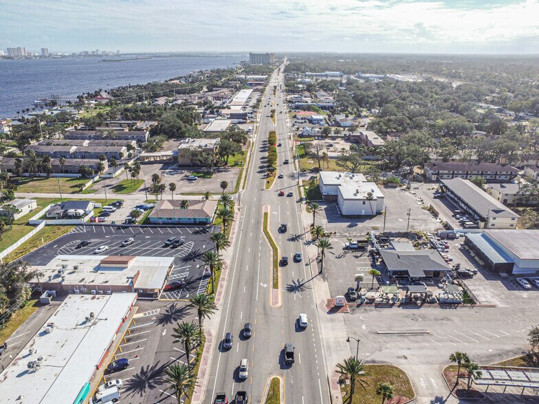 More Photos Of 2036 S Ridgewood Ave, Daytona Beach Medical For Sale