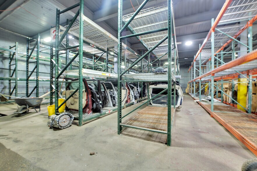 More Photos Of 7075 Lyndon St, Detroit Warehouse For Sale