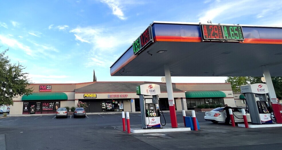 More Photos Of 3410-3436 W Hammer Ln, Stockton Unknown For Lease