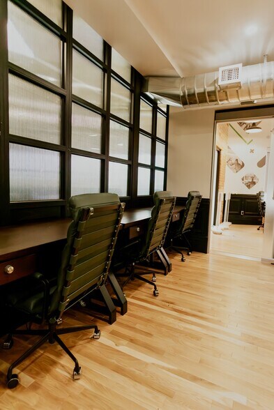 More Photos Of 14 Erb St W, Waterloo Coworking Space