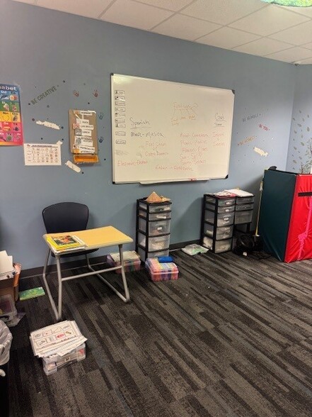 More Photos Of 45305 Catalina Ct, Sterling Showroom For Sale