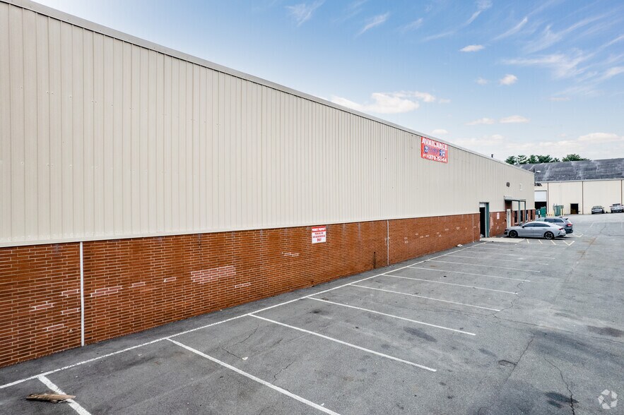 More Photos Of 440 Allwood Rd, Clifton Warehouse For Lease