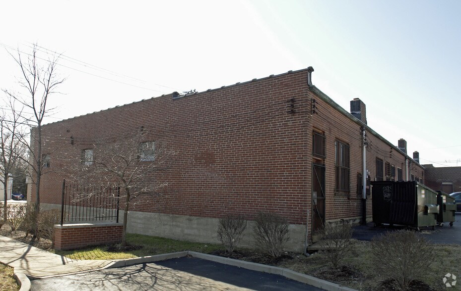 More Photos Of 7203-7217 Manchester Rd, Maplewood Storefront For Lease