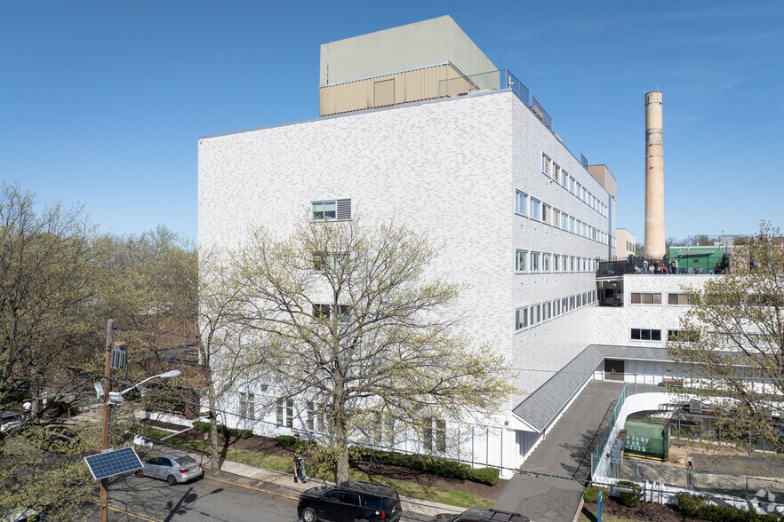 More Photos Of 680 Broadway, Paterson Hospital For Lease