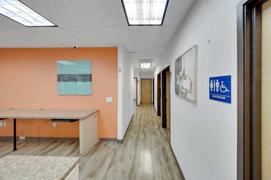 More Photos Of 408 S Beach Blvd, Anaheim Medical For Sale