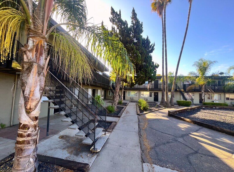 More Photos Of 150 Gateway Ct, Stockton Apartments For Sale