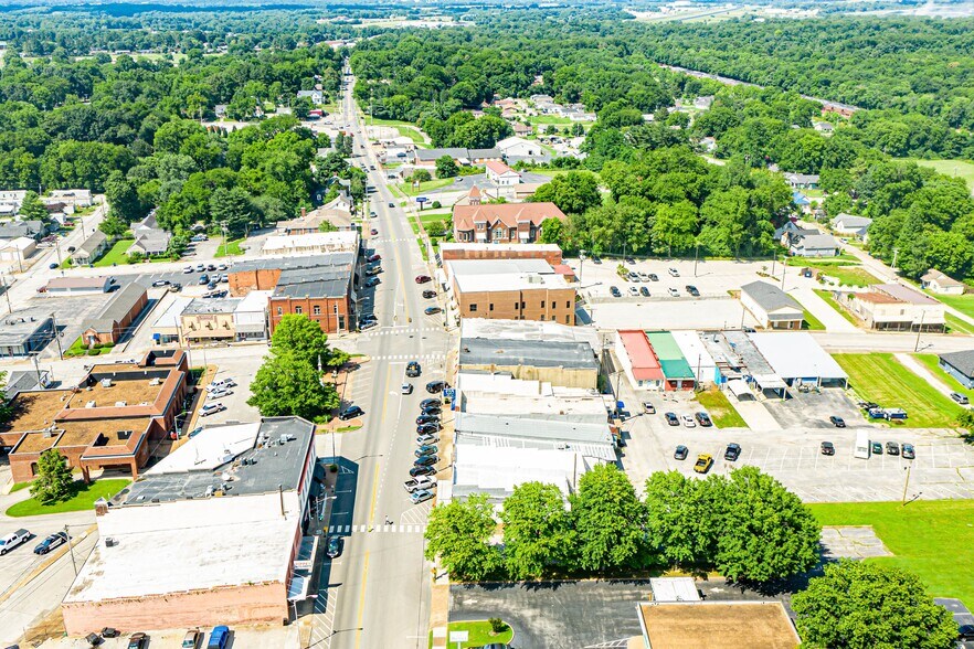More Photos Of 101 S Main St, Mount Pleasant Storefront Retail Office For Lease
