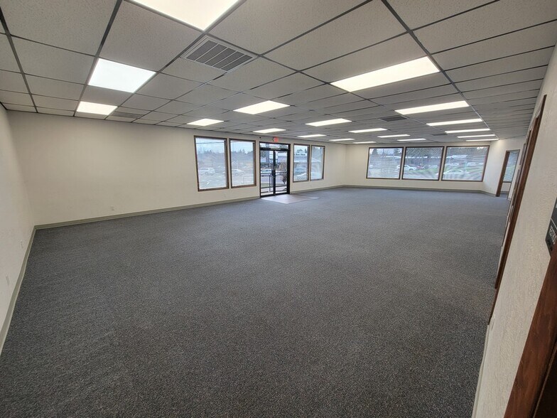More Photos Of 5002-5008 Commercial St SE, Salem Freestanding For Lease