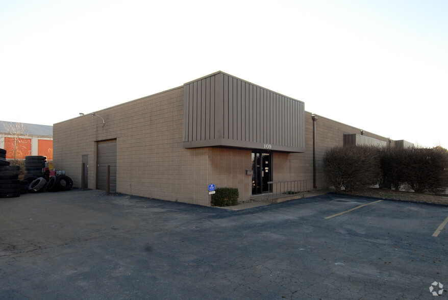 Primary Photo Of 109-111 W 31st St, Independence Warehouse For Lease