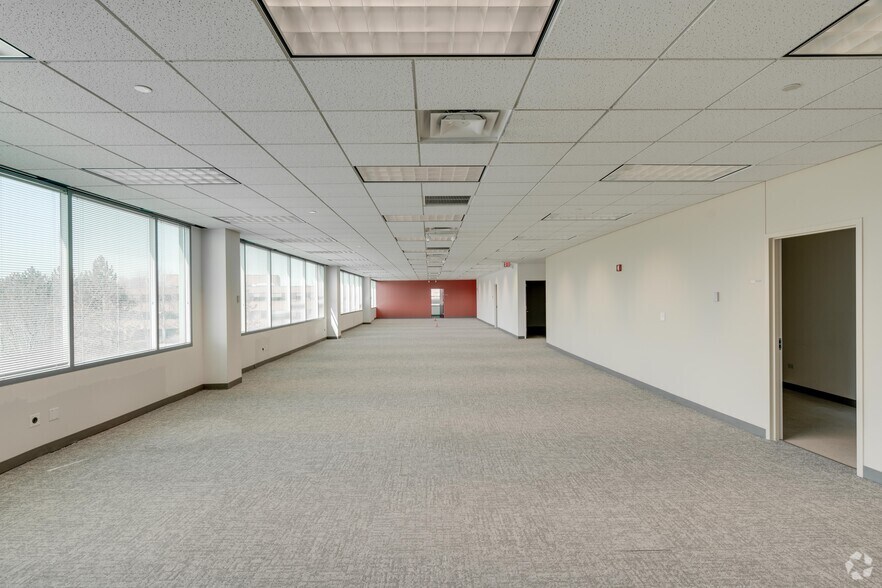 More Photos Of 2275 Cabot Dr, Lisle Office For Lease