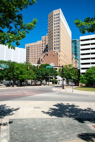 More Photos Of 307 W 7th St, Fort Worth Office For Lease