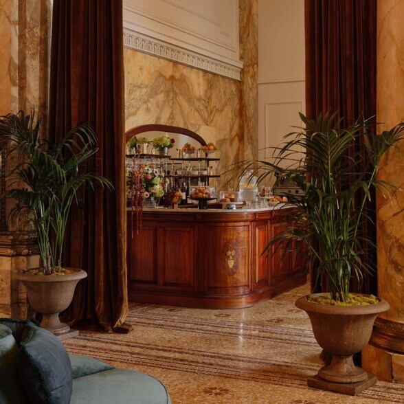 More Photos Of 200 S Broad St, Philadelphia Hotel For Lease