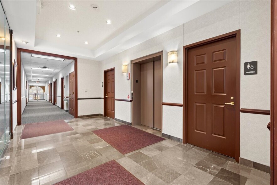 More Photos Of 912 Northwest Hwy, Fox River Grove Medical For Sale