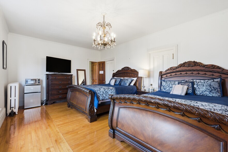 More Photos Of 270 Maple St, Springfield Hospitality For Sale