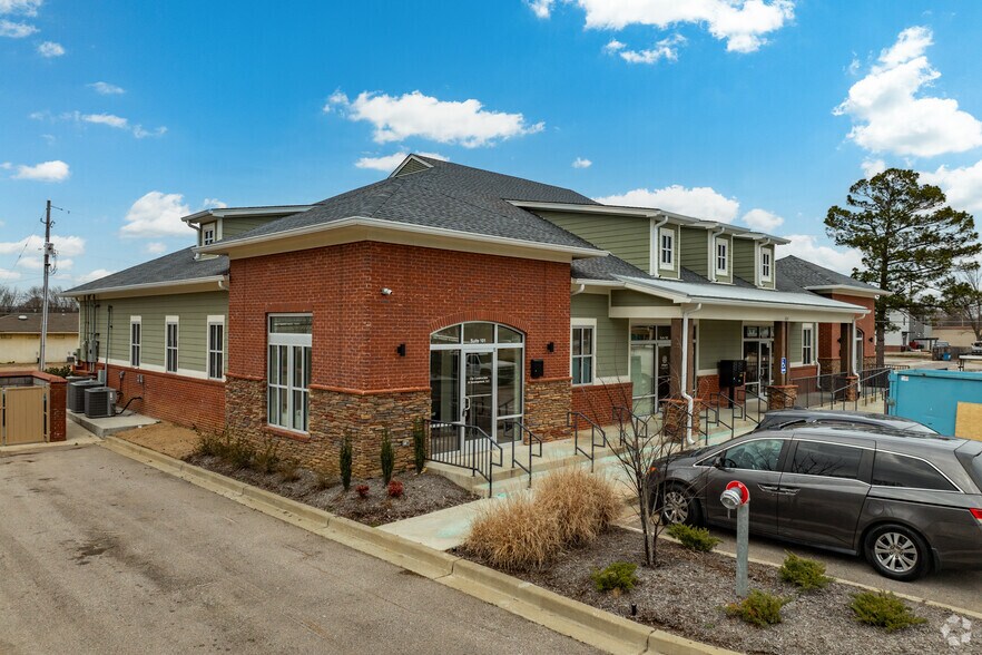 More Photos Of 6245 Greenlee St, Arlington Office For Sale