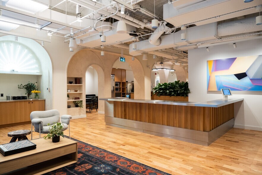 More Photos Of 357 Bay St, Toronto Coworking Space