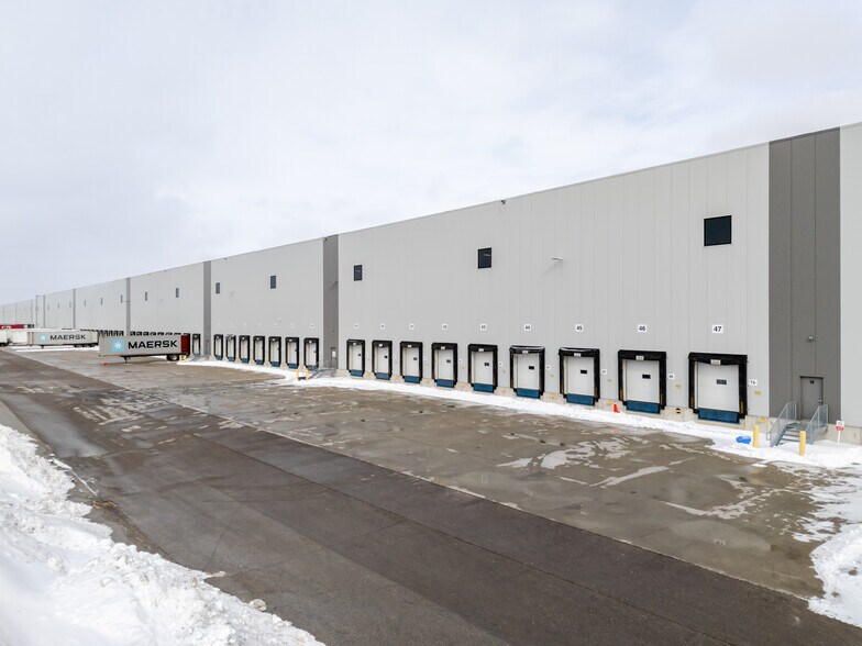 More Photos Of 12714 Coleraine Dr, Bolton Distribution For Lease