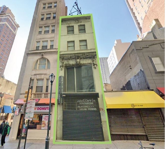 Primary Photo Of 1326 Walnut St, Philadelphia Storefront Retail Office For Sale