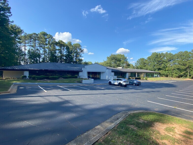 Primary Photo Of 5000 McGinnis Ferry Rd, Alpharetta General Retail For Sale