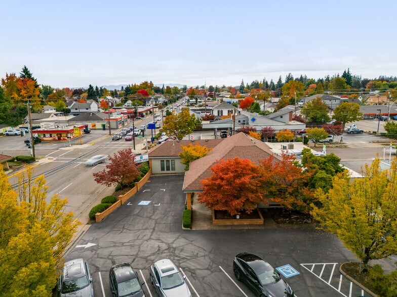 More Photos Of 1215 NE Baker St, Mcminnville Office For Sale