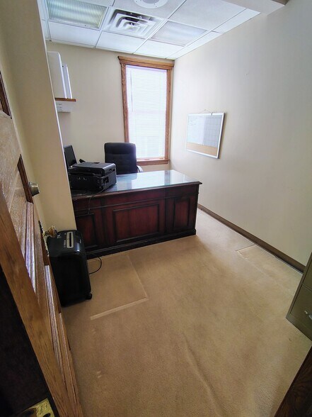 More Photos Of 1337 Virginia St, Charleston Office For Sale