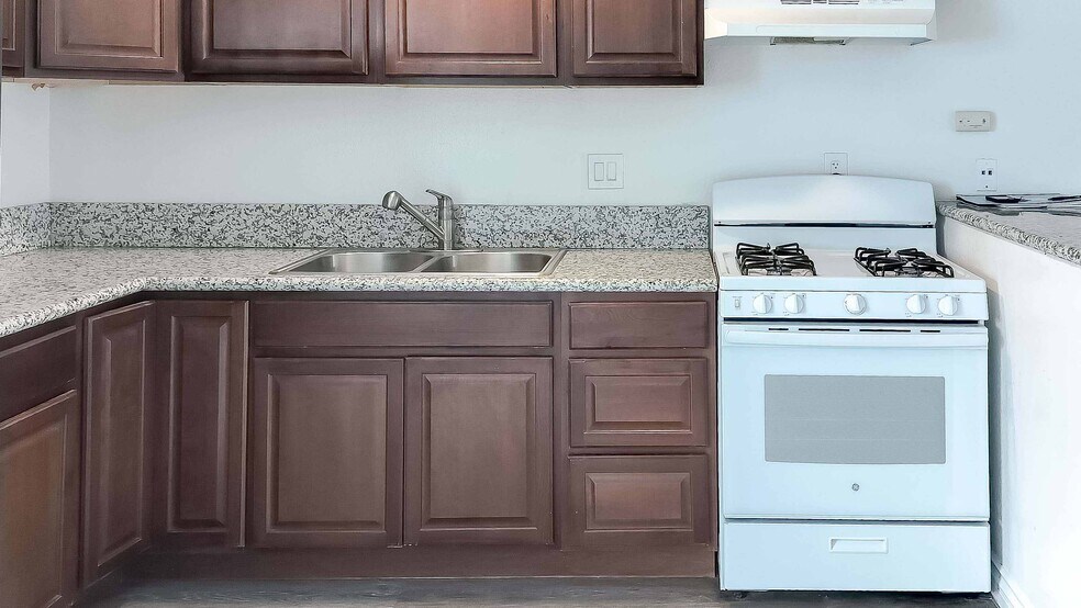 More Photos Of 1718 Crofton Ln, Escondido Multifamily For Sale