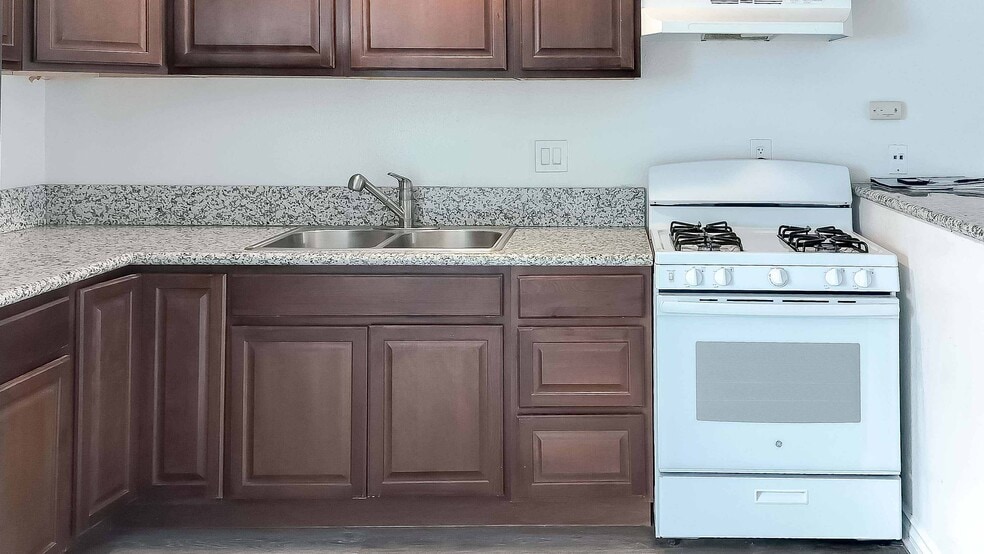 More Photos Of 1718 Crofton Ln, Escondido Apartments For Sale