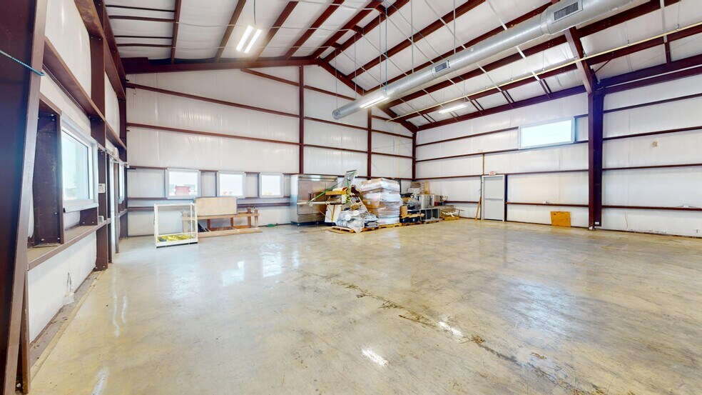 More Photos Of 3992 E Highway 290, Dripping Springs Warehouse For Lease