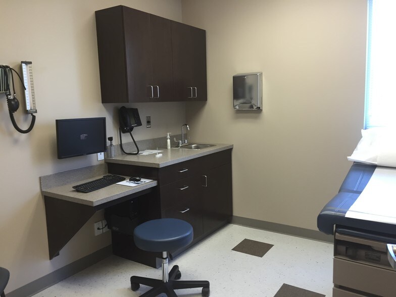 More Photos Of 1020 Kings Hwy N, Cherry Hill Medical For Lease