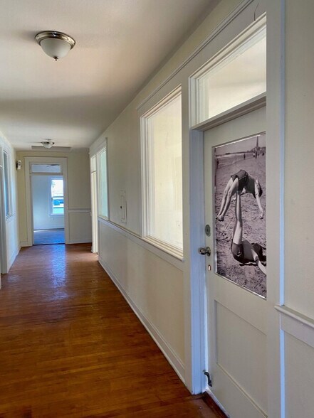 More Photos Of 970-980 Garnet Ave, San Diego Storefront Retail Office For Lease