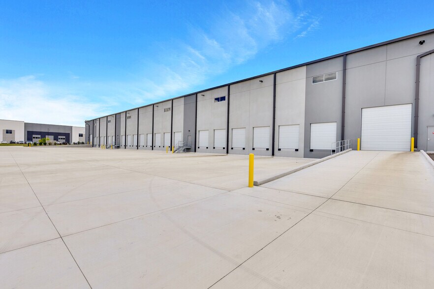 More Photos Of 1803 Titan Dr, Georgetown Warehouse For Lease