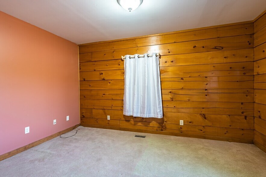 More Photos Of 235 Farmers Market Dr, Hillsville Restaurant For Sale