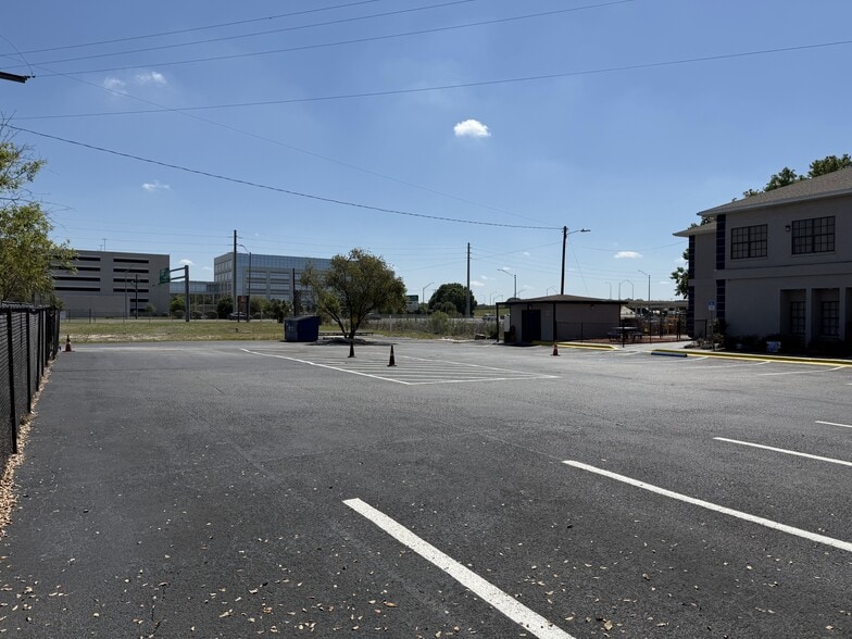 More Photos Of 1511 S US Highway 301, Tampa Office For Sale